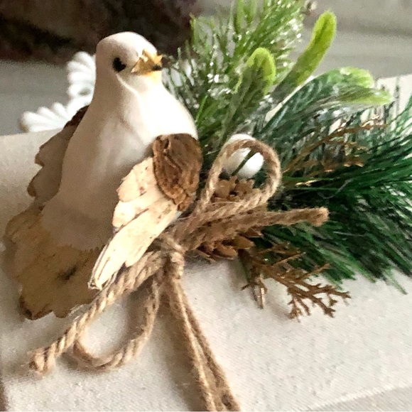 New! Christmas 🎄 Woodland Display Books Stack - Picture 3 of 8